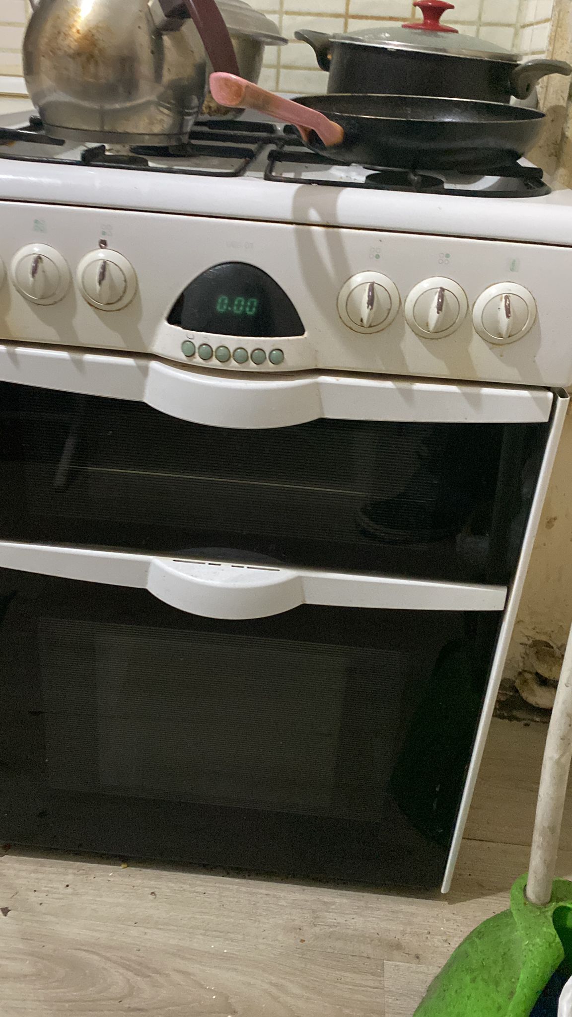 Gas burner and Oven