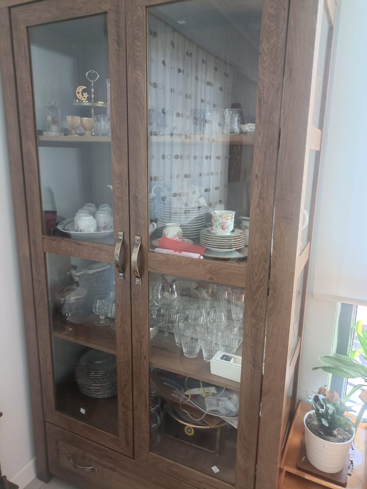 ALIBEYKOY - JYSK VITRIN / DISPLAY CABINET